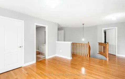 10 Elmcrest Drive Brampton ON L6Y 5T7