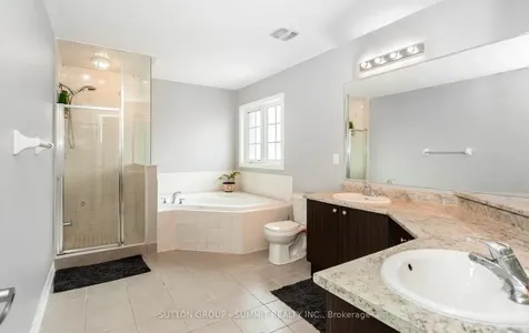 10 Elmcrest Drive Brampton ON L6Y 5T7