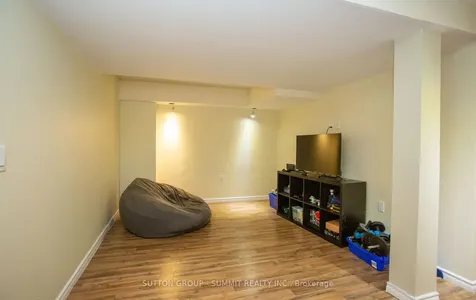 10 Elmcrest Drive Brampton ON L6Y 5T7