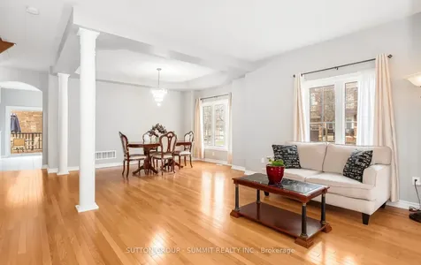 10 Elmcrest Drive Brampton ON L6Y 5T7