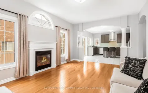 10 Elmcrest Drive Brampton ON L6Y 5T7