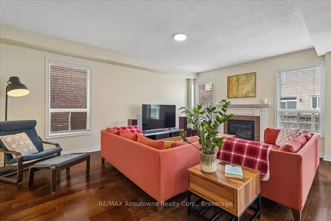 4679 Webb Street Burlington ON L7M 0E3