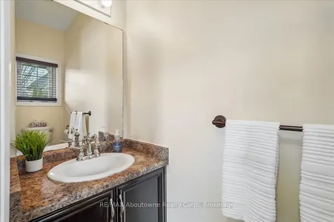 4679 Webb Street Burlington ON L7M 0E3