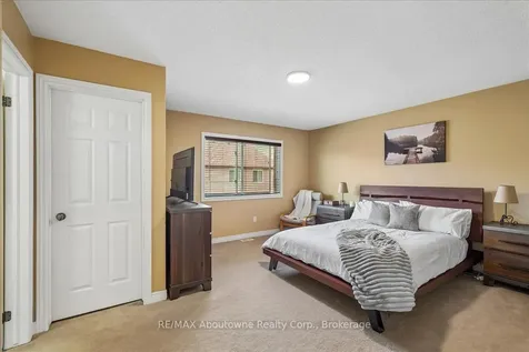 4679 Webb Street Burlington ON L7M 0E3