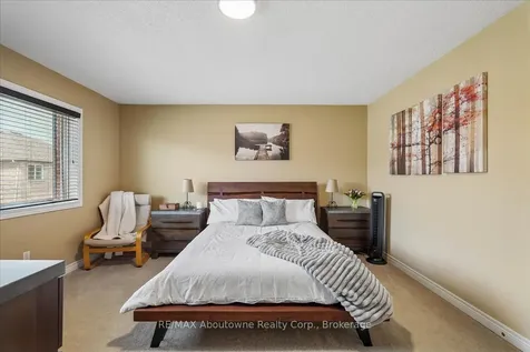 4679 Webb Street Burlington ON L7M 0E3