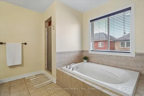 4679 Webb Street Burlington ON L7M 0E3