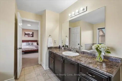 4679 Webb Street Burlington ON L7M 0E3