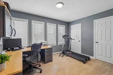4679 Webb Street Burlington ON L7M 0E3