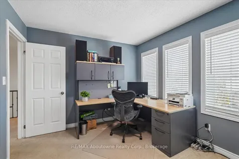 4679 Webb Street Burlington ON L7M 0E3