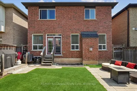 4679 Webb Street Burlington ON L7M 0E3