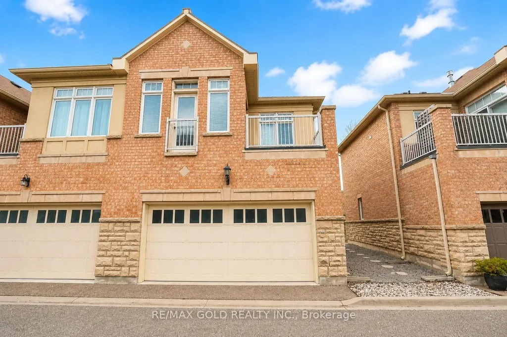 2032 Lakeshore Road W Mississauga ON L5J 1J8