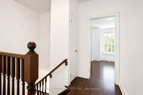 2032 Lakeshore Road W Mississauga ON L5J 1J8