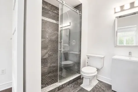 2032 Lakeshore Road W Mississauga ON L5J 1J8
