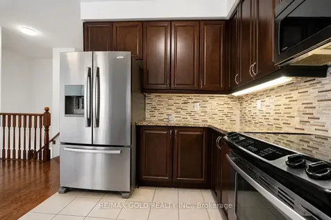 2032 Lakeshore Road W Mississauga ON L5J 1J8