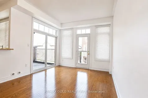 2032 Lakeshore Road W Mississauga ON L5J 1J8
