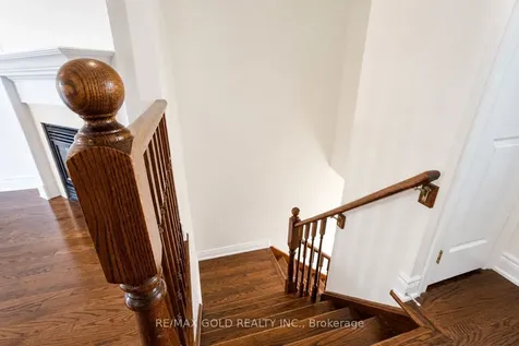 2032 Lakeshore Road W Mississauga ON L5J 1J8