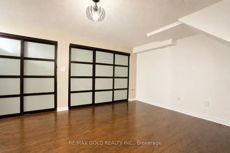 2032 Lakeshore Road W Mississauga ON L5J 1J8