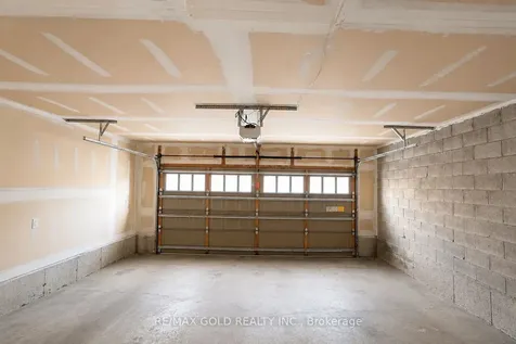 2032 Lakeshore Road W Mississauga ON L5J 1J8