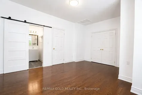 2032 Lakeshore Road W Mississauga ON L5J 1J8