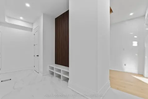 1610 Kenmuir Avenue Mississauga ON L5G 4B5