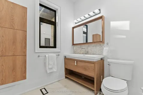 1610 Kenmuir Avenue Mississauga ON L5G 4B5