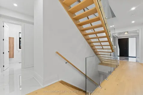 1610 Kenmuir Avenue Mississauga ON L5G 4B5