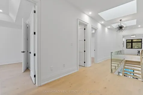 1610 Kenmuir Avenue Mississauga ON L5G 4B5