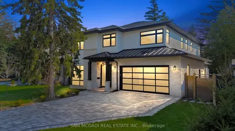 1610 Kenmuir Avenue Mississauga ON L5G 4B5