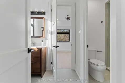 1610 Kenmuir Avenue Mississauga ON L5G 4B5