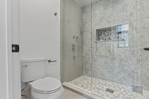 1610 Kenmuir Avenue Mississauga ON L5G 4B5