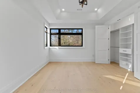 1610 Kenmuir Avenue Mississauga ON L5G 4B5