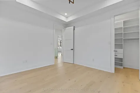 1610 Kenmuir Avenue Mississauga ON L5G 4B5