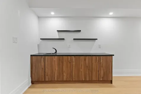 1610 Kenmuir Avenue Mississauga ON L5G 4B5