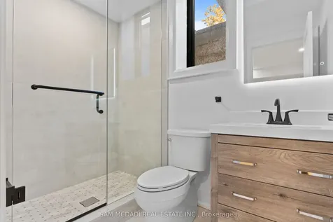 1610 Kenmuir Avenue Mississauga ON L5G 4B5