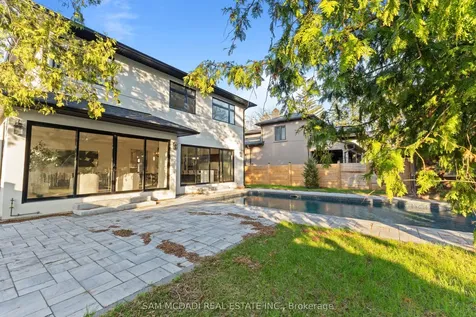 1610 Kenmuir Avenue Mississauga ON L5G 4B5