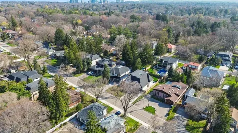 1610 Kenmuir Avenue Mississauga ON L5G 4B5