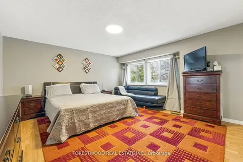 3345 Silverado Drive Mississauga ON L5A 3Y8