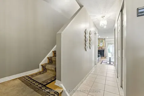 3345 Silverado Drive Mississauga ON L5A 3Y8