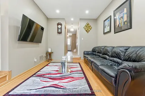 3345 Silverado Drive Mississauga ON L5A 3Y8