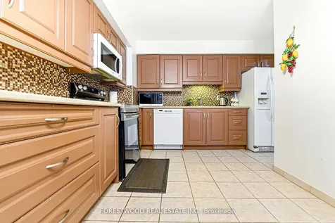 3345 Silverado Drive Mississauga ON L5A 3Y8
