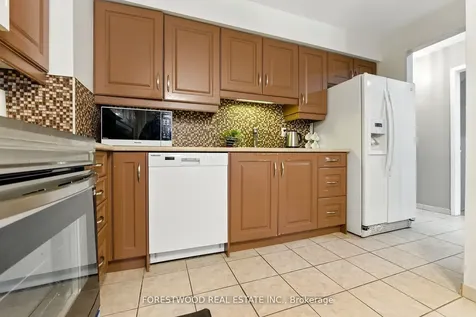 3345 Silverado Drive Mississauga ON L5A 3Y8