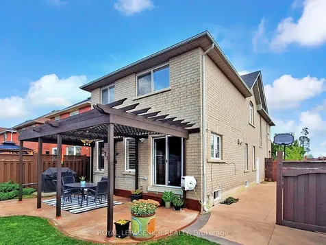 28 Wakely Boulevard Caledon ON L7E 2G9