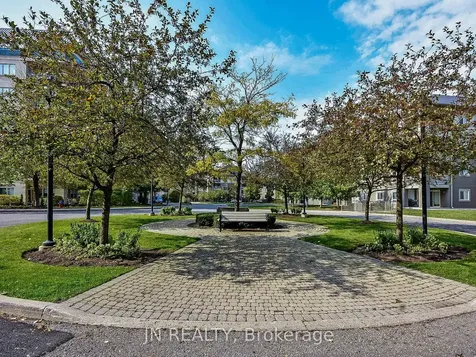 10 Dayspring Circle Brampton ON L6P 1B9
