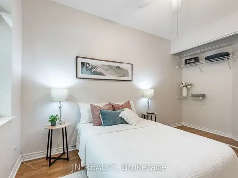 10 Dayspring Circle Brampton ON L6P 1B9