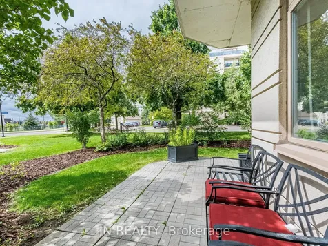 10 Dayspring Circle Brampton ON L6P 1B9