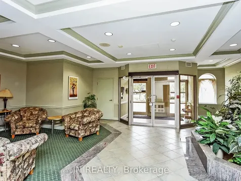 10 Dayspring Circle Brampton ON L6P 1B9
