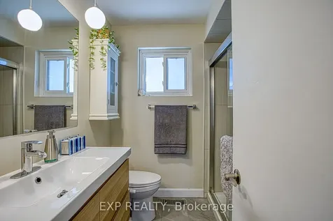 2387 Cyprus Avenue Burlington ON L7P 1G5