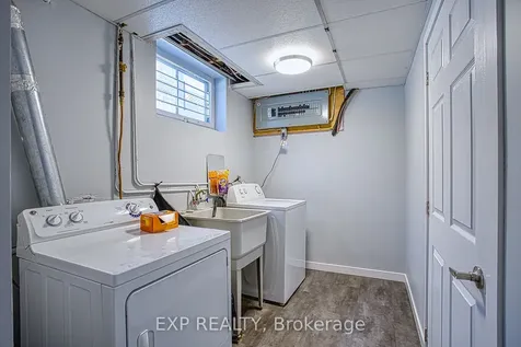 2387 Cyprus Avenue Burlington ON L7P 1G5