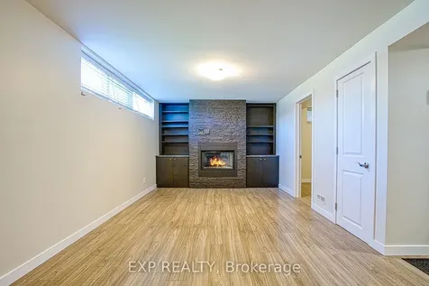 2387 Cyprus Avenue Burlington ON L7P 1G5