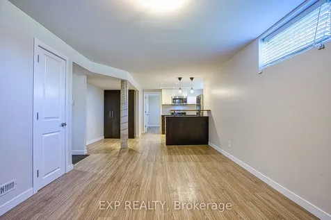 2387 Cyprus Avenue Burlington ON L7P 1G5